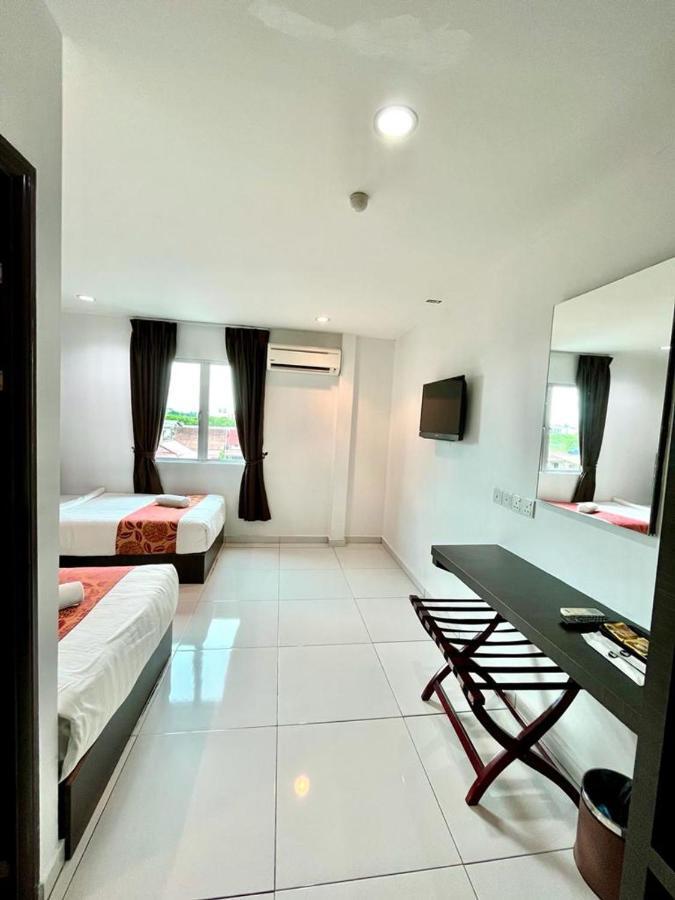 Hotel Zamburger Tengkera Melaka Exterior photo